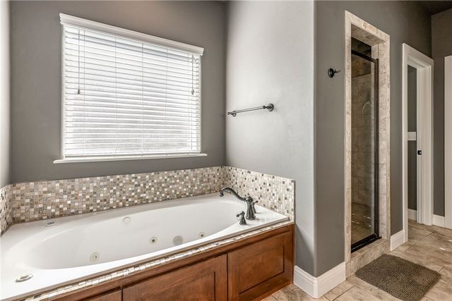 6215 S 26th Street, Rogers, AR 72758