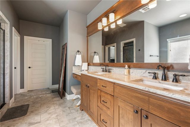 6215 S 26th Street, Rogers, AR 72758