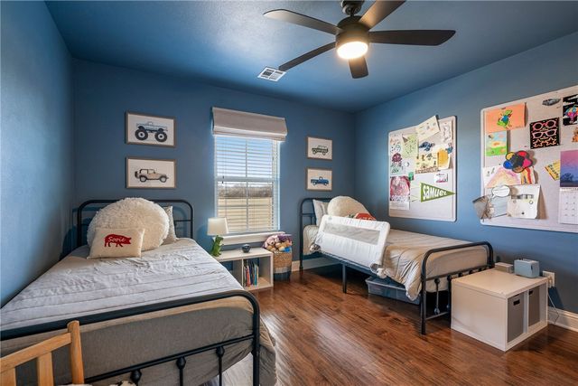 6215 S 26th Street, Rogers, AR 72758