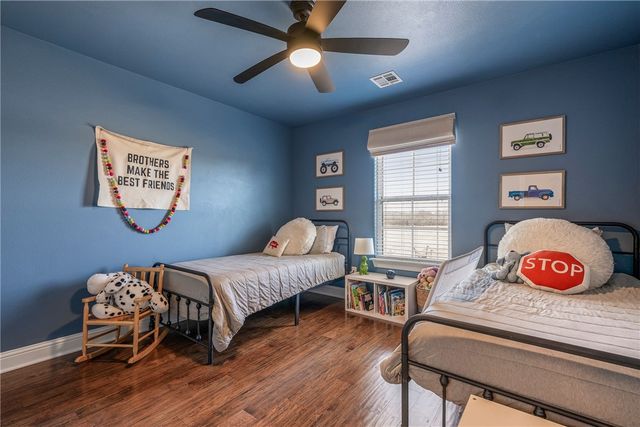 6215 S 26th Street, Rogers, AR 72758