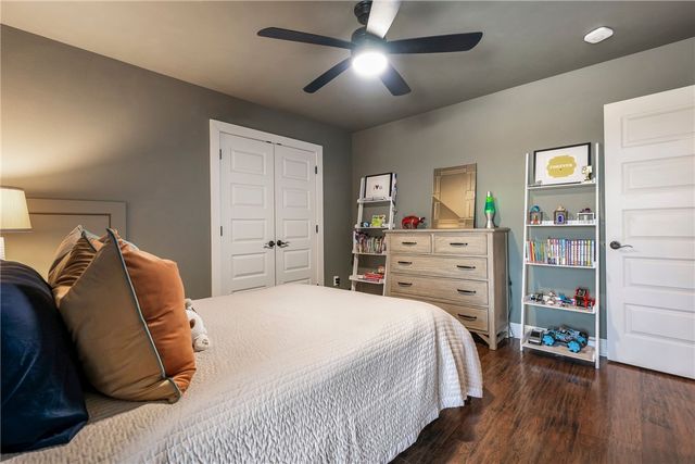 6215 S 26th Street, Rogers, AR 72758