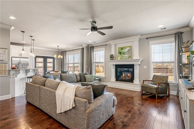 6215 S 26th Street, Rogers, AR 72758