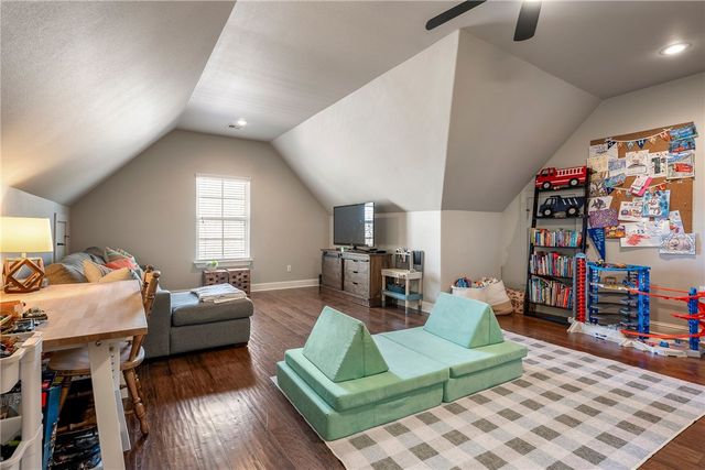 6215 S 26th Street, Rogers, AR 72758