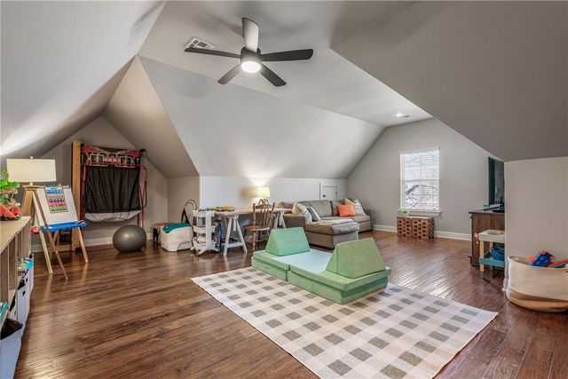 6215 S 26th Street, Rogers, AR 72758