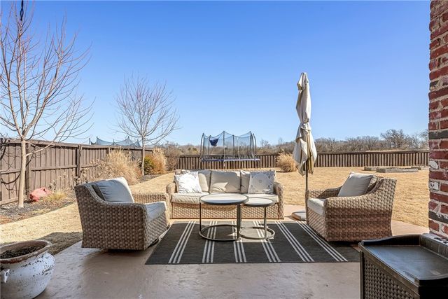 6215 S 26th Street, Rogers, AR 72758