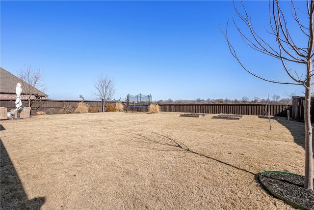 6215 S 26th Street, Rogers, AR 72758