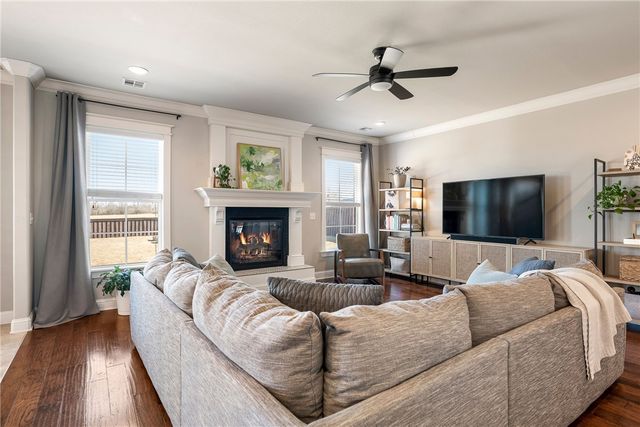 6215 S 26th Street, Rogers, AR 72758