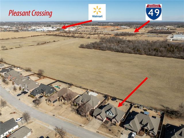 6215 S 26th Street, Rogers, AR 72758