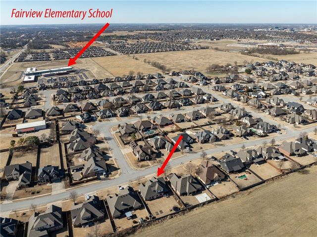 6215 S 26th Street, Rogers, AR 72758