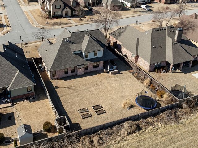 6215 S 26th Street, Rogers, AR 72758