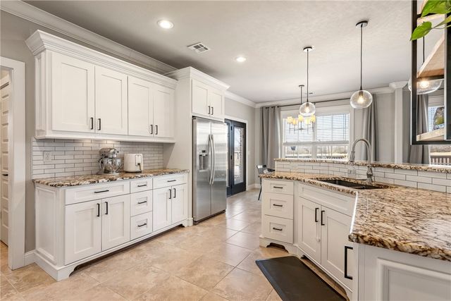 6215 S 26th Street, Rogers, AR 72758