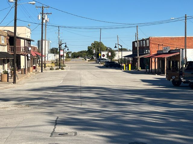 603 N Denton Avenue, Justin, TX 76247