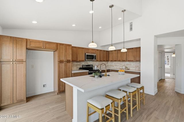 845 N OAK Court, Chandler, AZ 85226