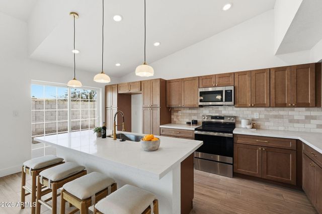 845 N OAK Court, Chandler, AZ 85226