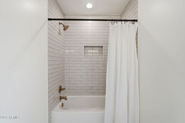 845 N OAK Court, Chandler, AZ 85226