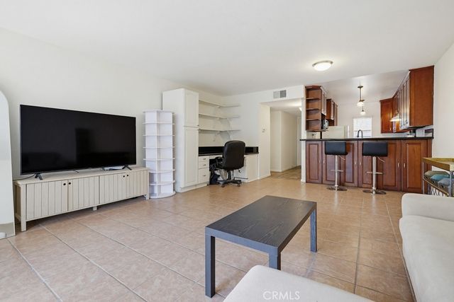 62 Orange Blossom, Irvine, CA 92618