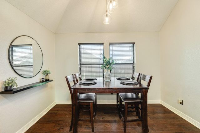 111 Goldfinch Ct, Richwood, TX 77531