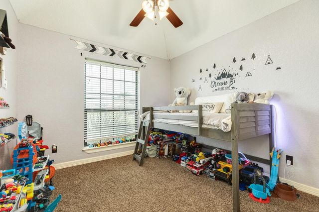111 Goldfinch Ct, Richwood, TX 77531