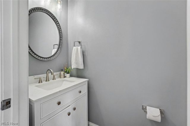 11780 Ascot Lane, Chagrin Falls, OH 44023