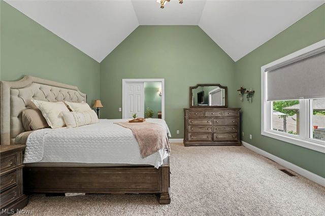11780 Ascot Lane, Chagrin Falls, OH 44023
