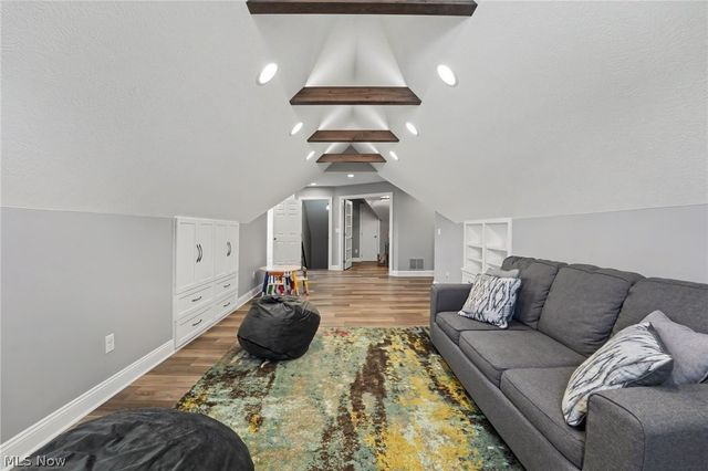 11780 Ascot Lane, Chagrin Falls, OH 44023