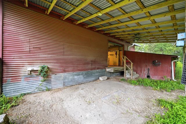 1551 County Road 318, Cleveland, TX 77327