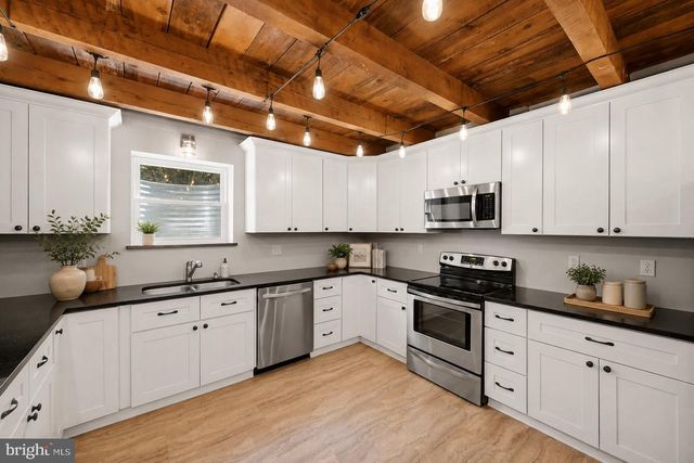558 CATRON RIDGE RD, Bentonville, VA 22610