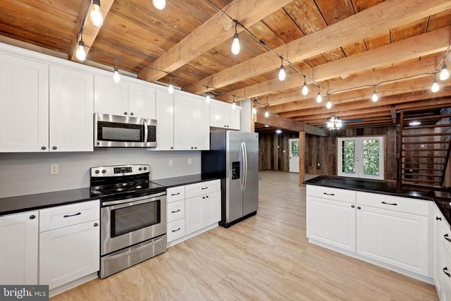 558 CATRON RIDGE RD, Bentonville, VA 22610