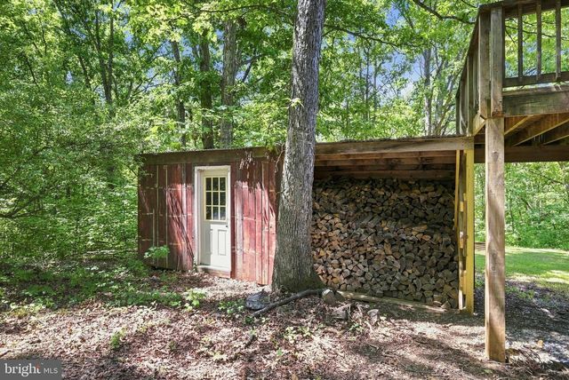 558 CATRON RIDGE RD, Bentonville, VA 22610