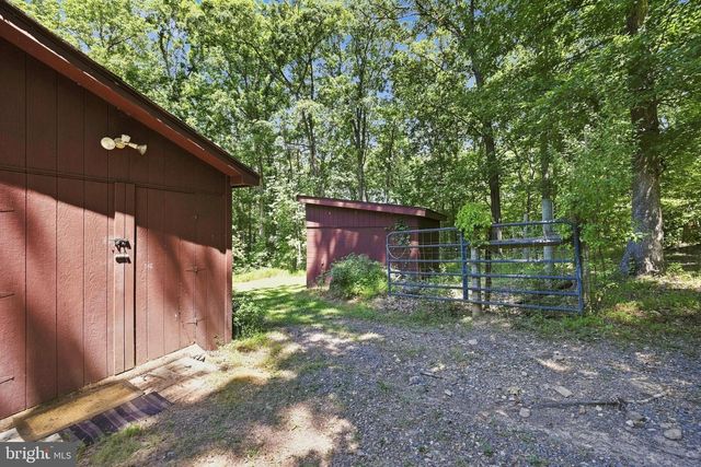 558 CATRON RIDGE RD, Bentonville, VA 22610