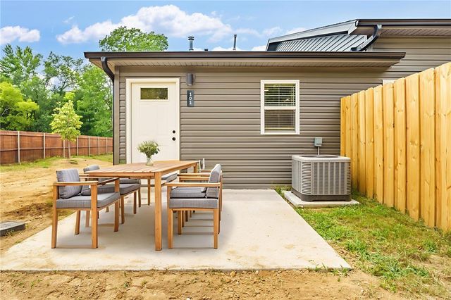 1639 N Arkansas Street 103, Rogers, AR 72756
