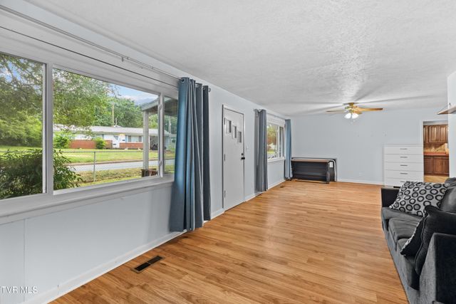 401 West Broadway Street, Rogersville, TN 37857