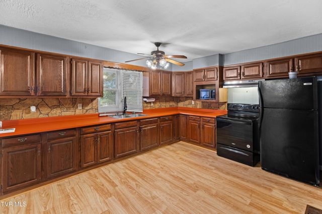 401 West Broadway Street, Rogersville, TN 37857