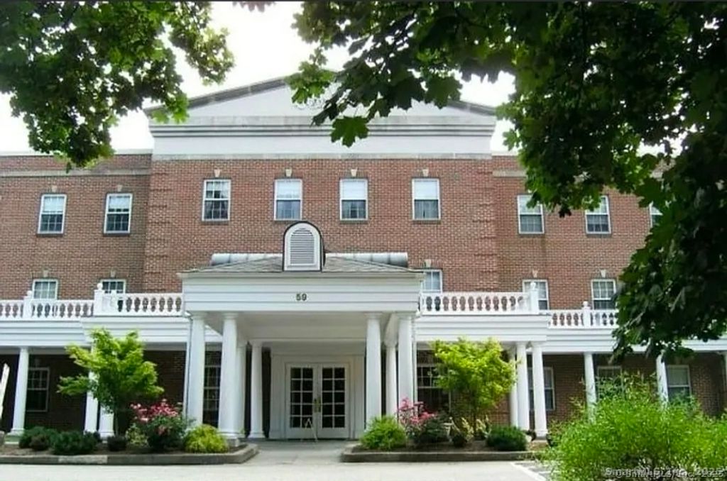 59 Courtland Avenue APT 2T, Stamford, CT 06902