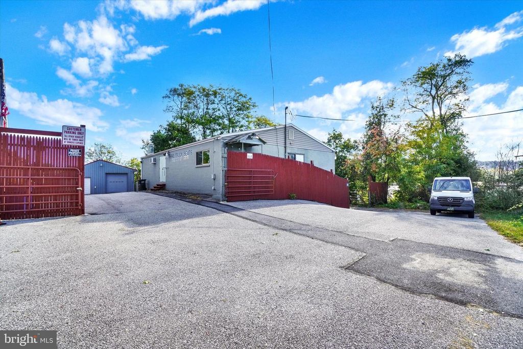 321 DEWEY ST, York, PA 17404