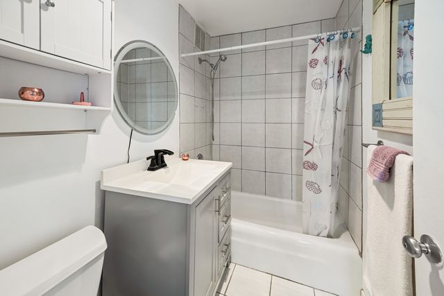 655 W IRVING PARK Road 5315, Chicago, IL 60613