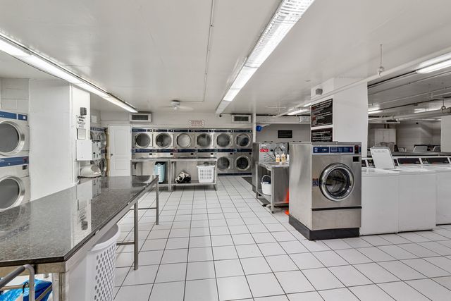 655 W IRVING PARK Road 5315, Chicago, IL 60613