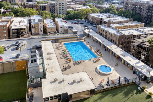 655 W IRVING PARK Road 5315, Chicago, IL 60613