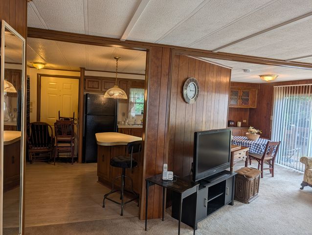 68 Woodland Park, Shelton, CT 06484