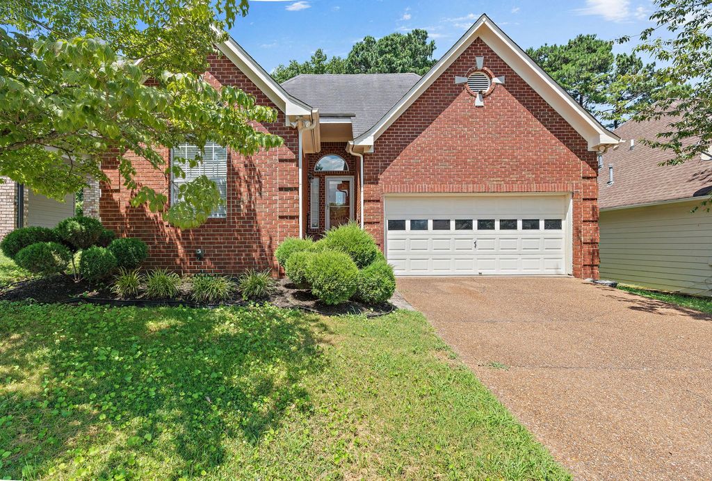 2745 Fleet Dr, Hermitage, TN 37076