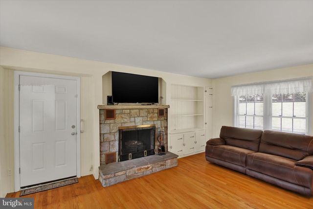 388 CHESTNUT ST, Hamburg, PA 19526