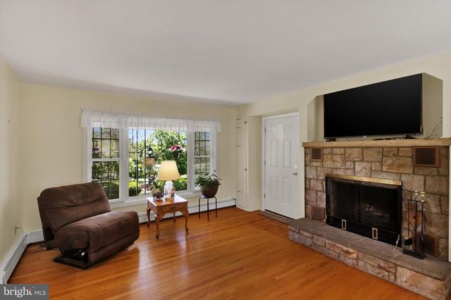 388 CHESTNUT ST, Hamburg, PA 19526