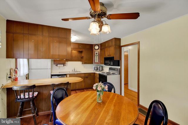 388 CHESTNUT ST, Hamburg, PA 19526