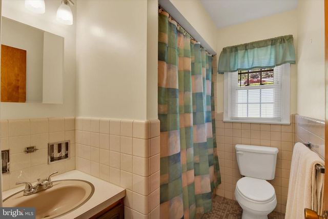 388 CHESTNUT ST, Hamburg, PA 19526