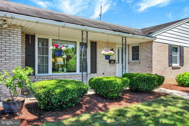 388 CHESTNUT ST, Hamburg, PA 19526