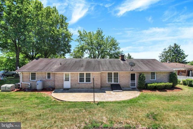 388 CHESTNUT ST, Hamburg, PA 19526