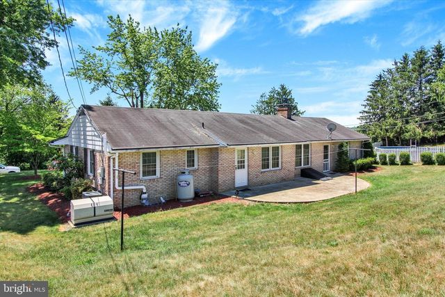 388 CHESTNUT ST, Hamburg, PA 19526