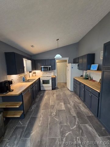 3516 Seilo Ridge N, Jeffersonville, IN 47130