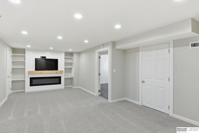 2510 N 51st Street, Omaha, NE 68104