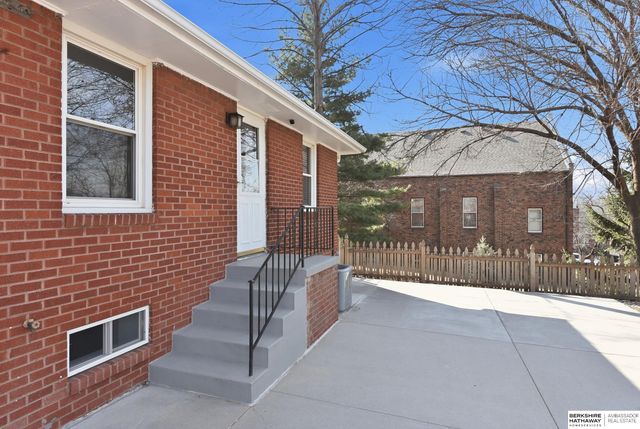 2510 N 51st Street, Omaha, NE 68104
